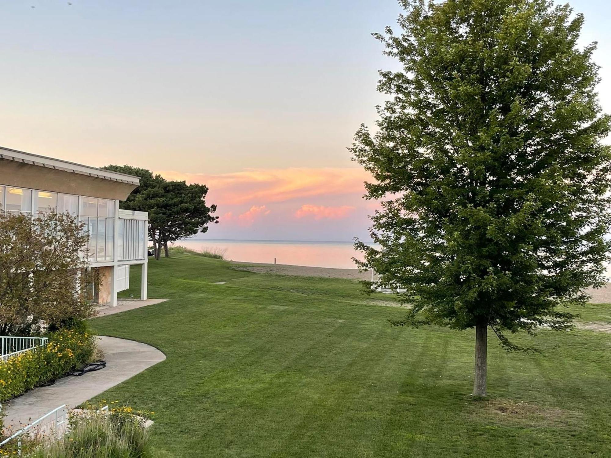 Illinois Beach Hotel Zion Екстер'єр фото